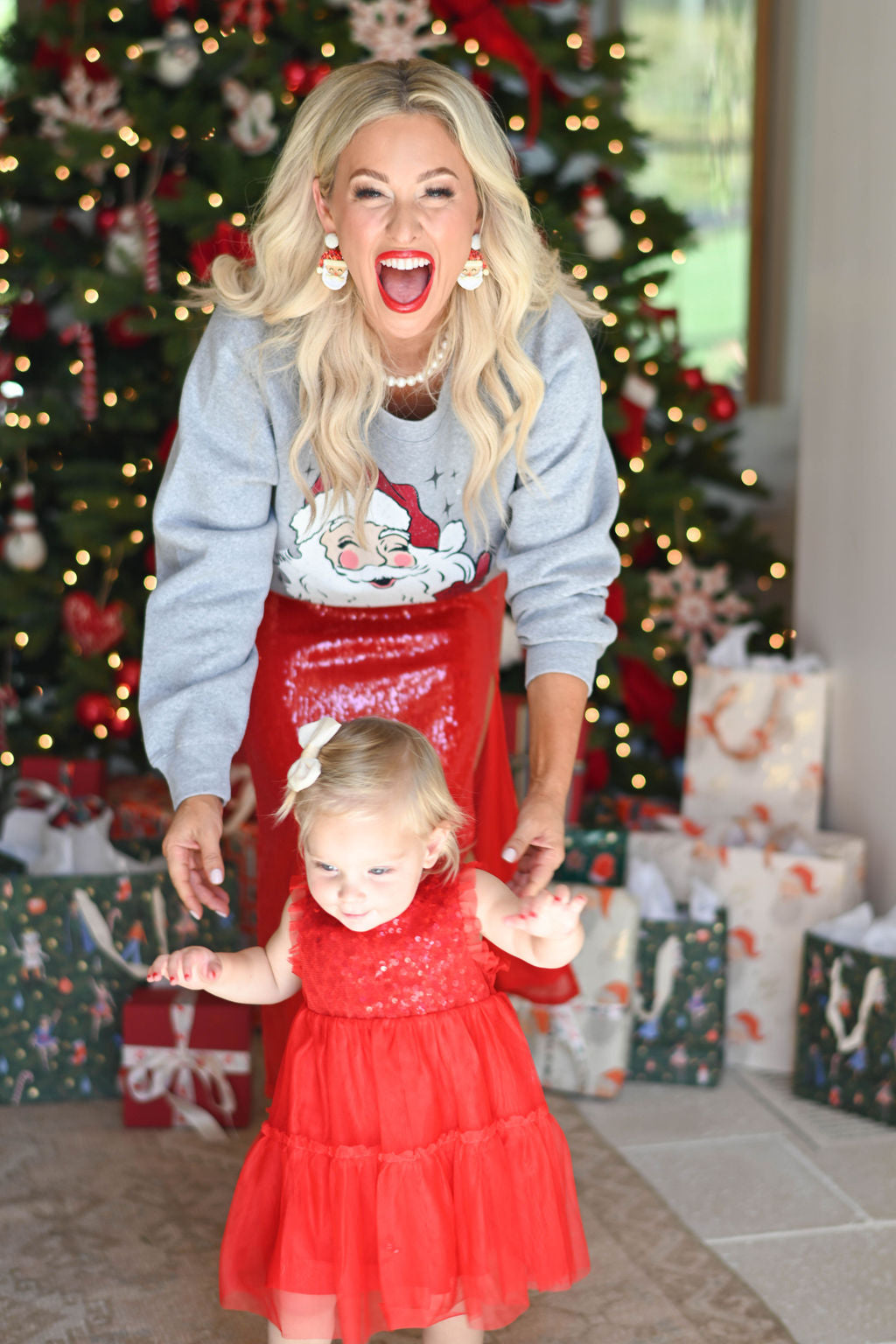 Classic Santa Sweatshirt in Heather Grey