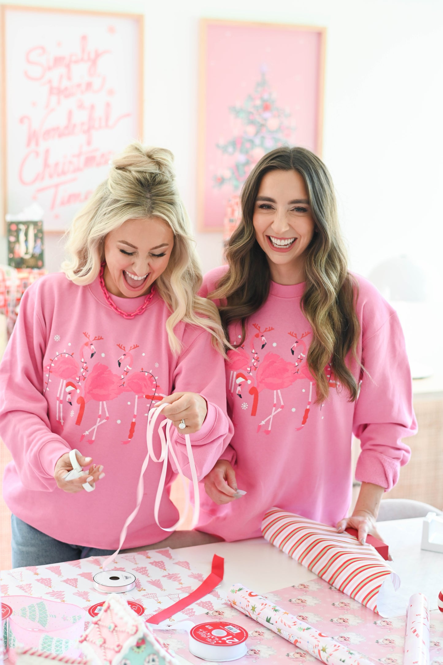 Fa-La-La Mingo Sweatshirt in Bubblegum Pink