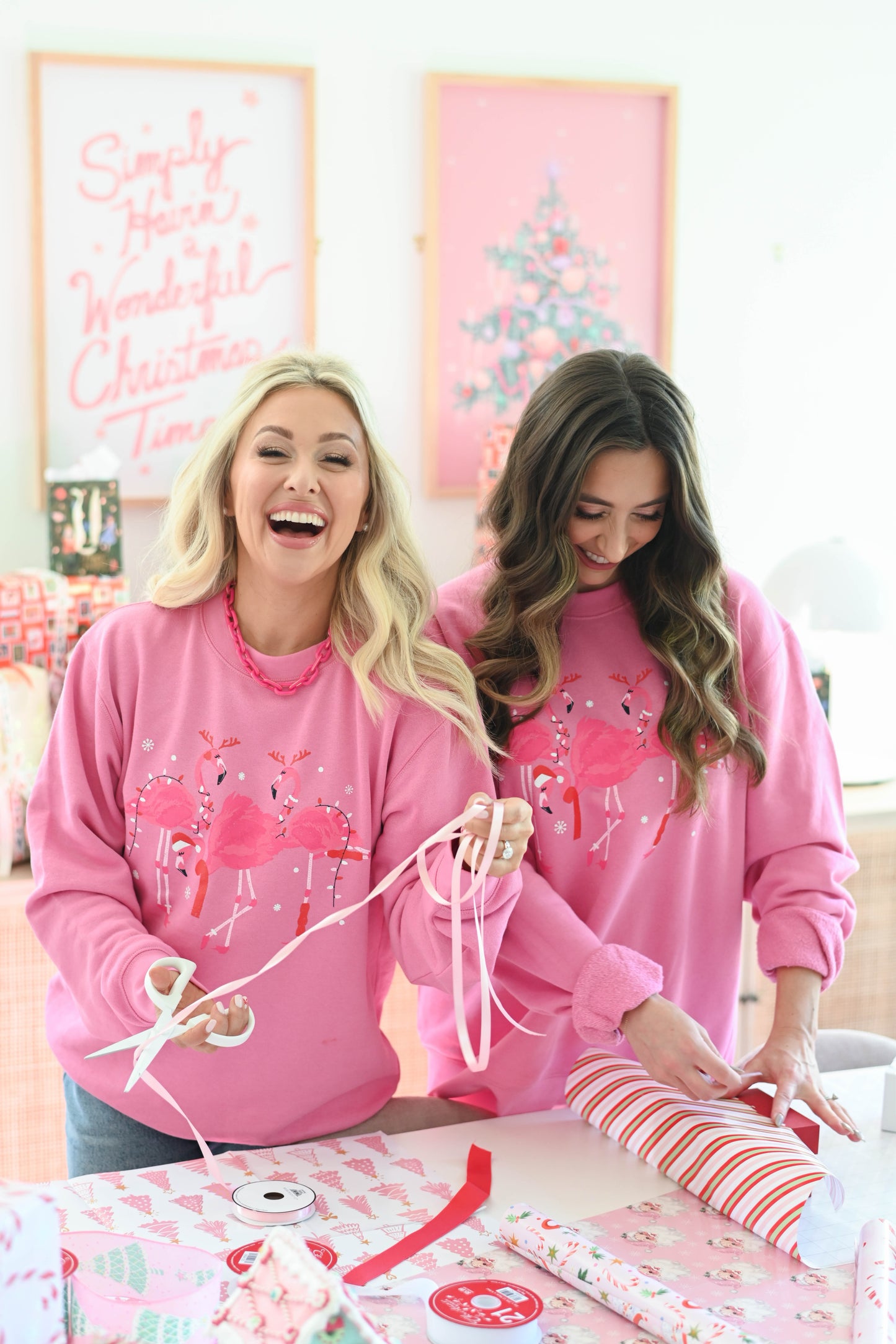 Fa-La-La Mingo Sweatshirt in Bubblegum Pink