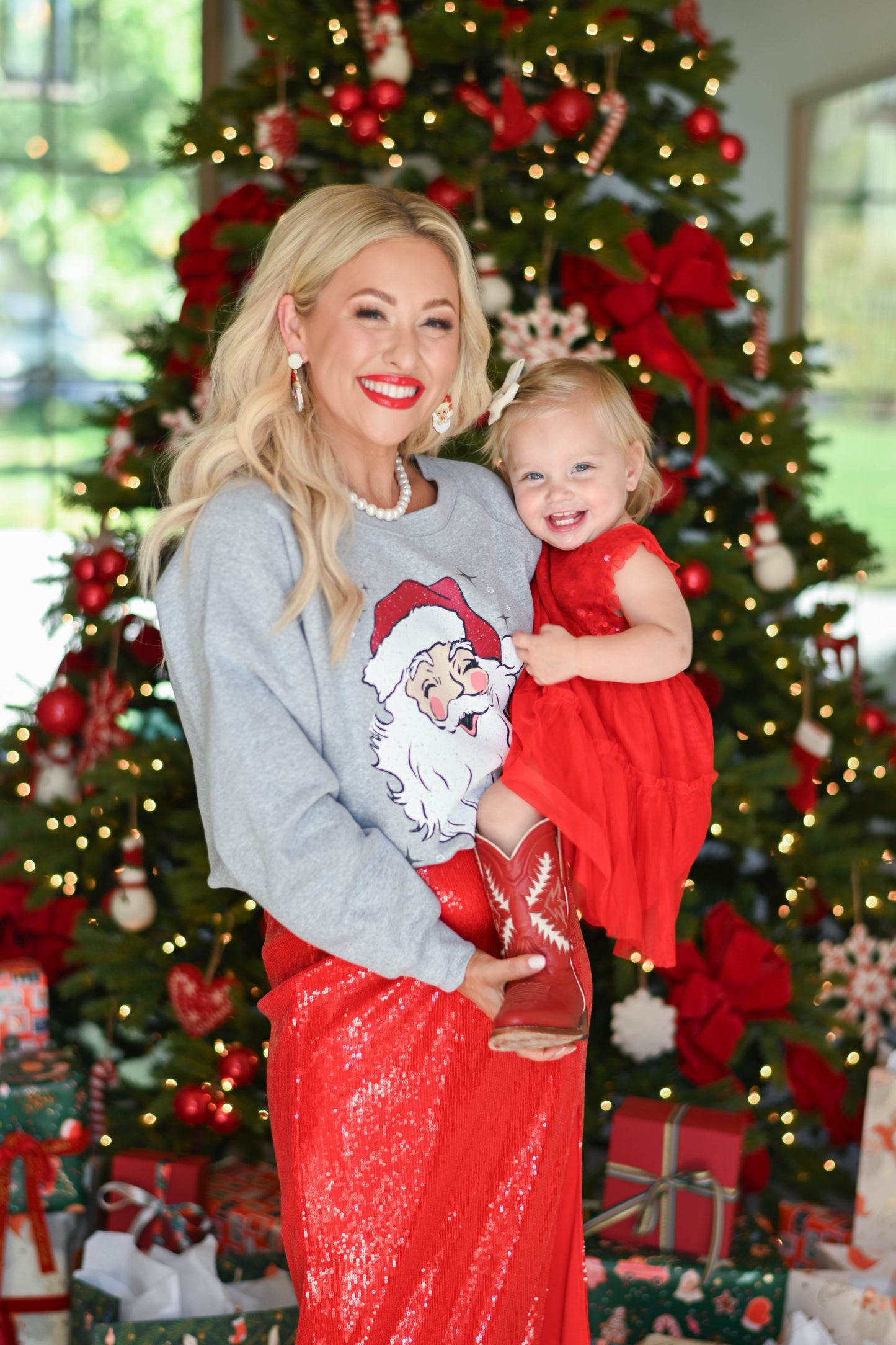 Classic Santa Sweatshirt in Heather Grey